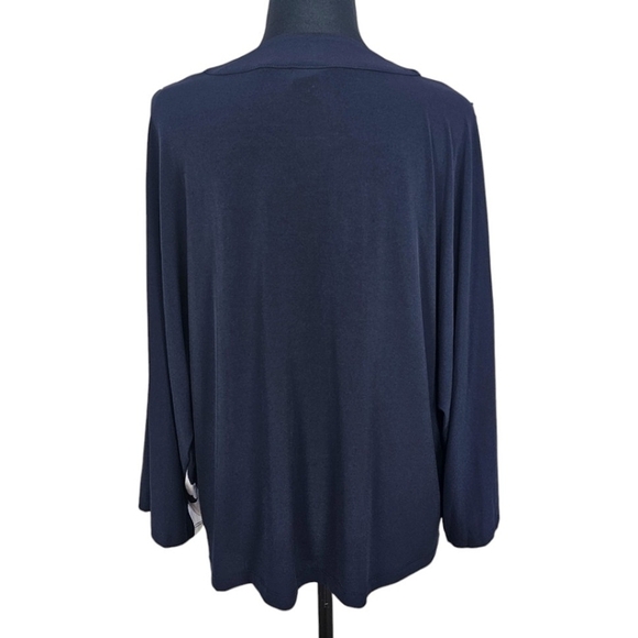 Chico's Knit Kit Colorblocked Floral Shadows Elbow Sleeves V-Neck Top Navy White - Picture 7 of 16